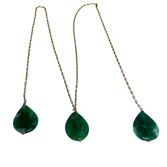 Elegant Boho Gold-Tone Green Teardrop Lariat Necklace - Picture 3 of 5